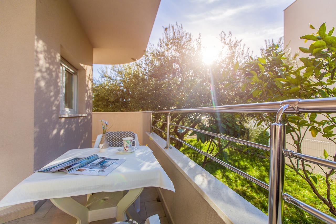 Maiv Residence - Family & Designer Suites Rogoznica  Exterior foto
