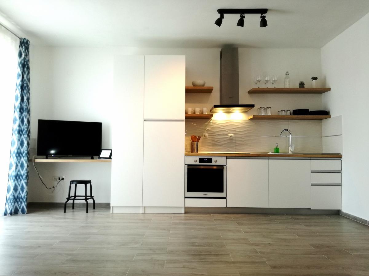 Maiv Residence - Family & Designer Suites Rogoznica  Exterior foto